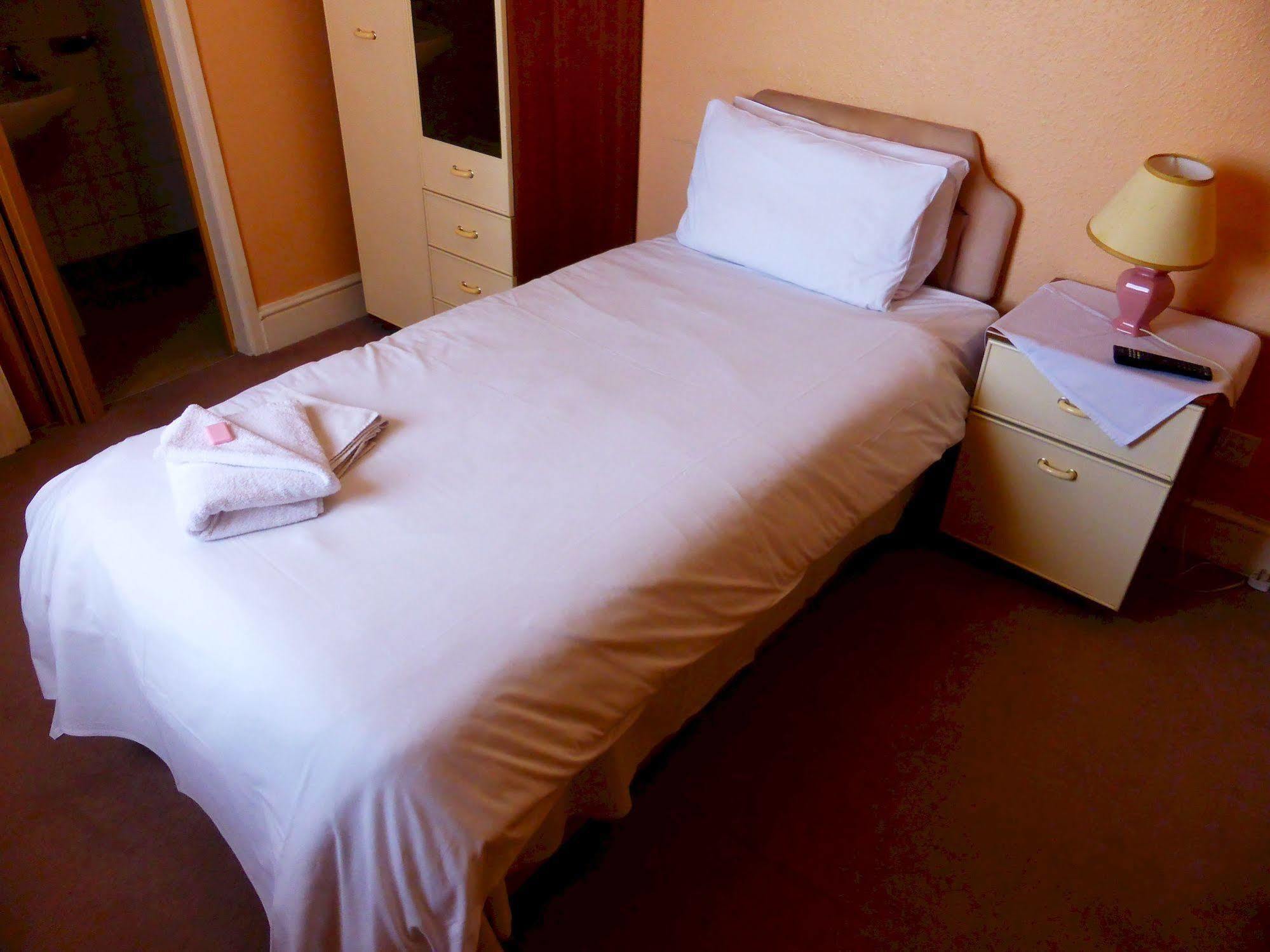 Hotel Dinara Μπέρμιγχαμ Εξωτερικό φωτογραφία