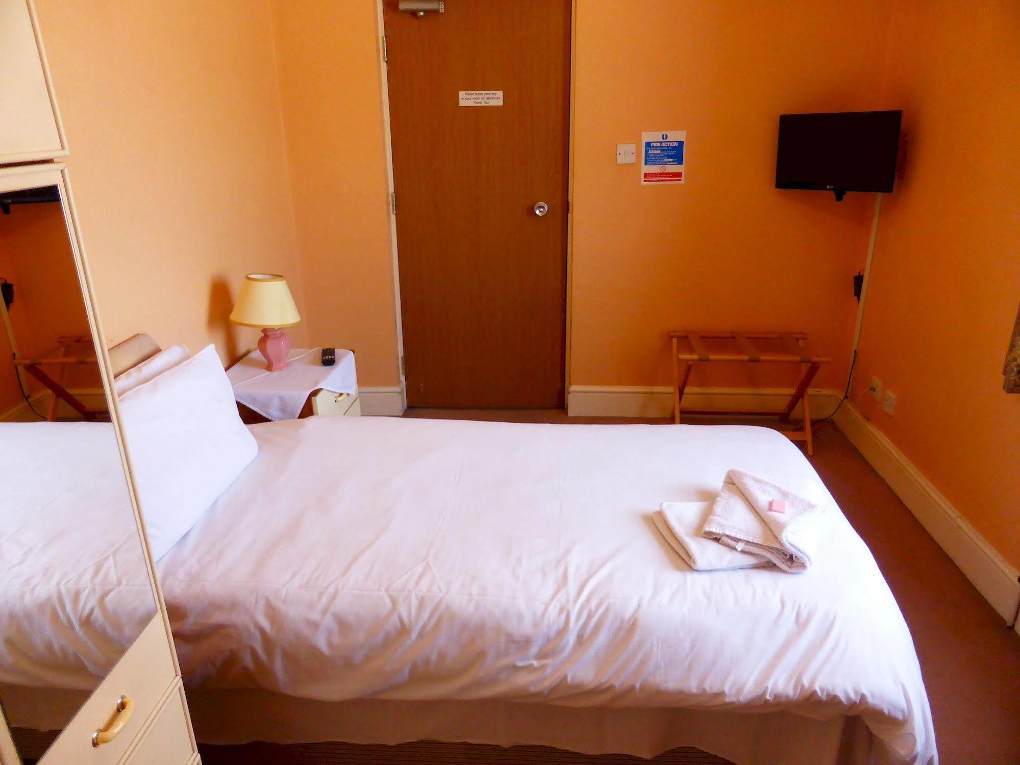 Hotel Dinara Μπέρμιγχαμ Εξωτερικό φωτογραφία